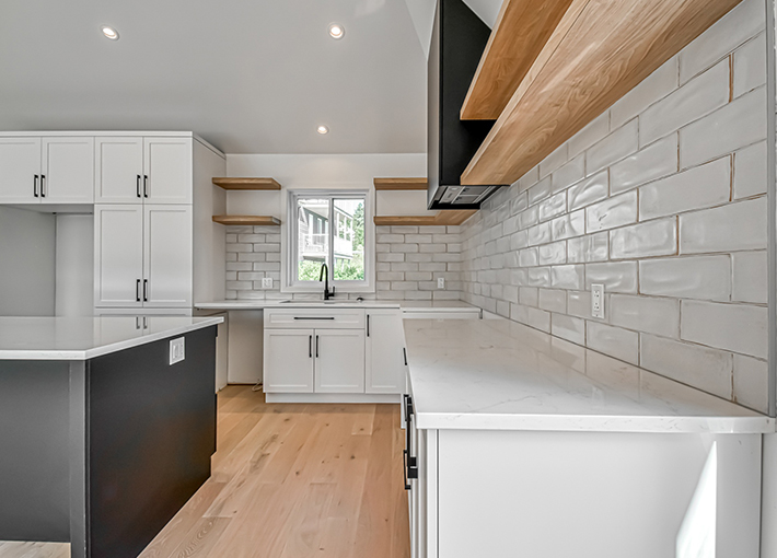 Entrepreneur en rénovation de cuisine Construction Maxime Quesnel.